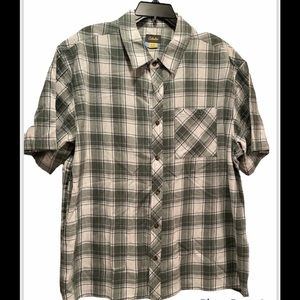Cabela's Green And White Plaid Short Sleeve Single Pocket Button Up Shirt